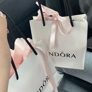 Meet your Posher, Cierra